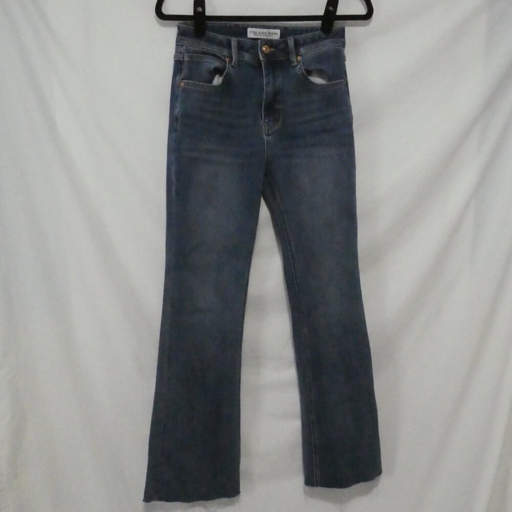 CHIC ANNA DENIM | size 27 | Classic Blue Flared Jeans